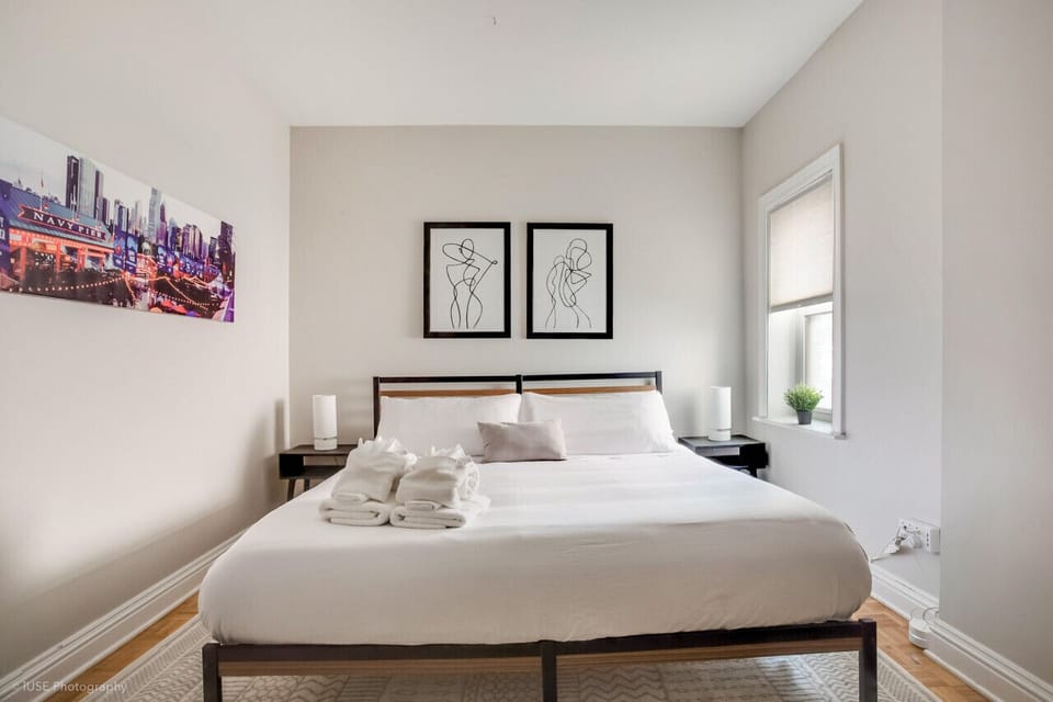 Bedroom 2: King Bed With Memory Foam Mattress (2)