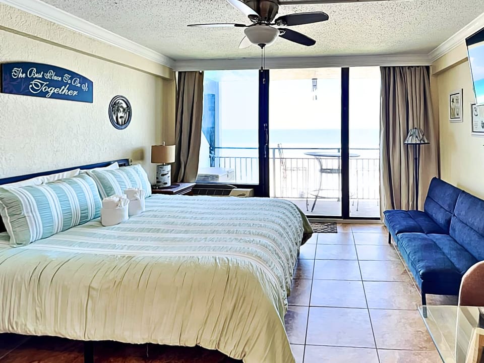 King Bed, Balcony Access + Ocean Views