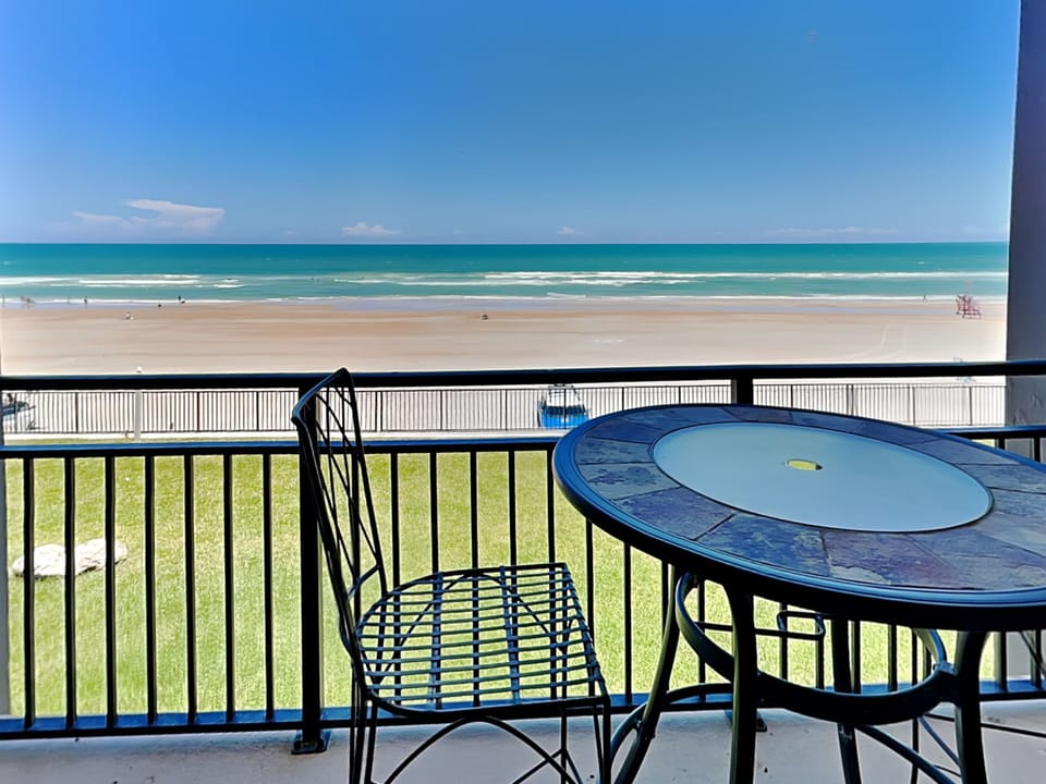 Oceanfront Balcony Dining for Two