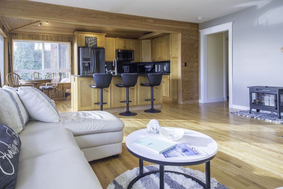 Kitchen & Great Room