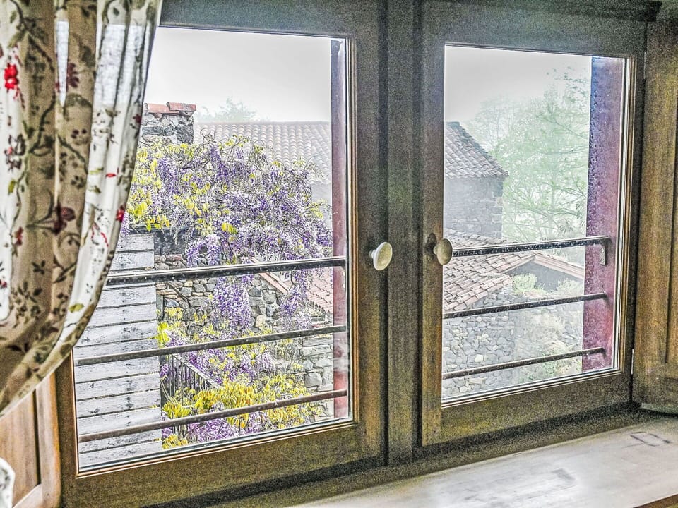 Window, Wood, Building, Door, Interior Design, Rectangle, Glass, Shade, Facade