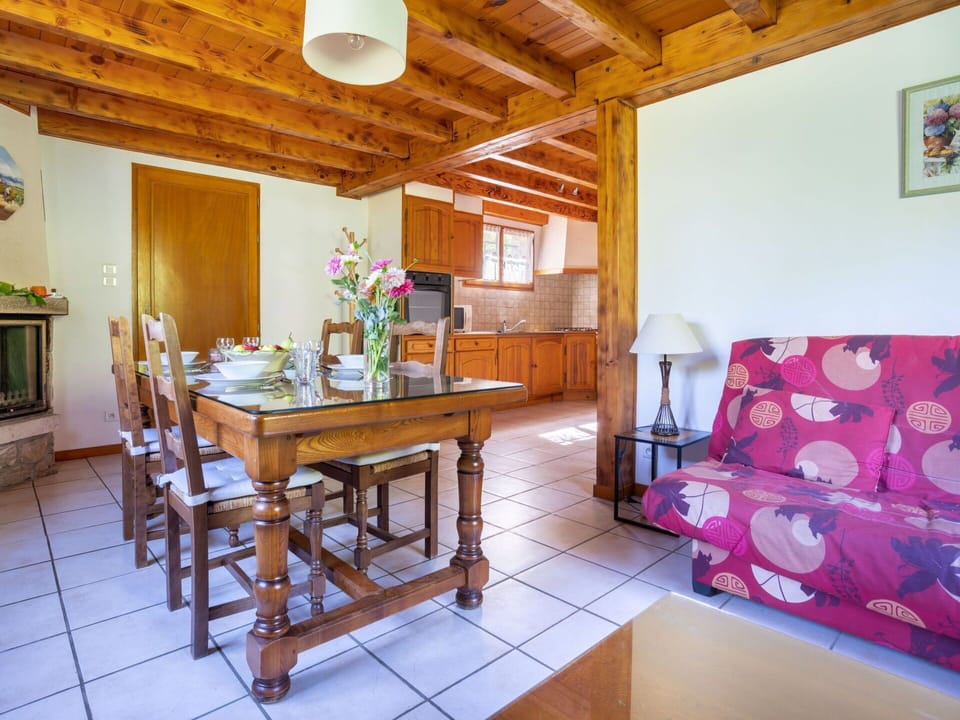 Furniture, Building, Table, Window, Wood, Interior Design, Decoration, Floor, Flooring, House