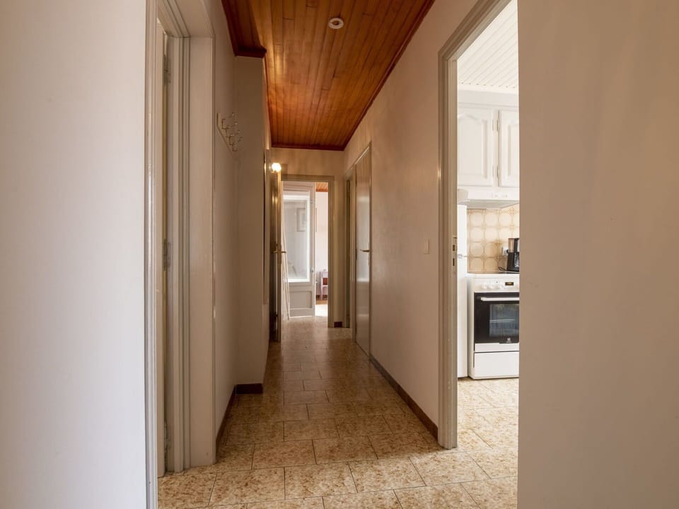 Building, Hall, Window, Wood, Interior Design, Floor, Door, Flooring, House