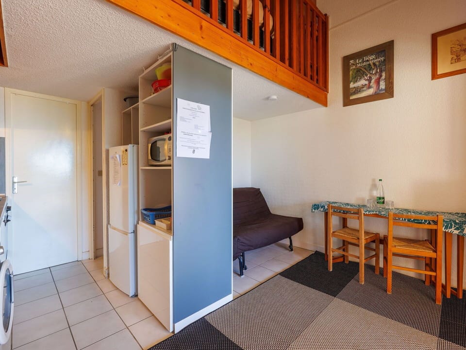 Property, Furniture, Wood, Interior Design, Orange, Floor, Flooring, Hall, Comfort, Wall