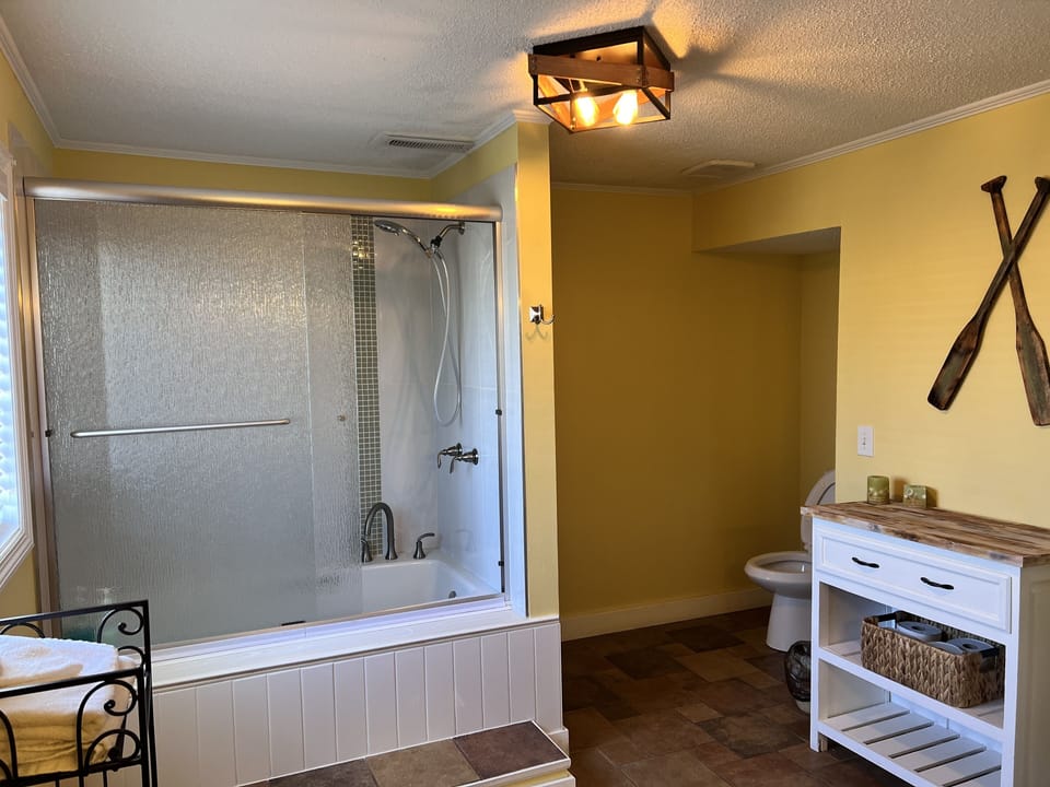 Large full bath upstairs