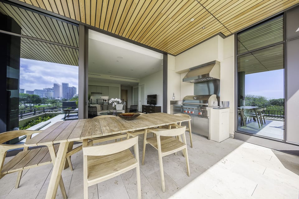 Outdoor dining