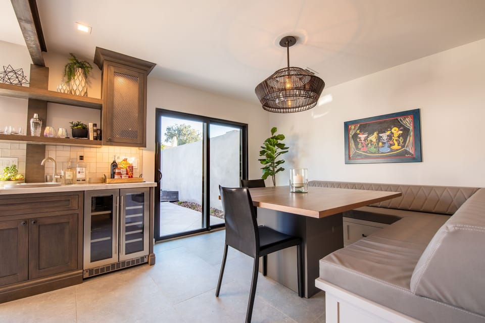 Dining area for 8