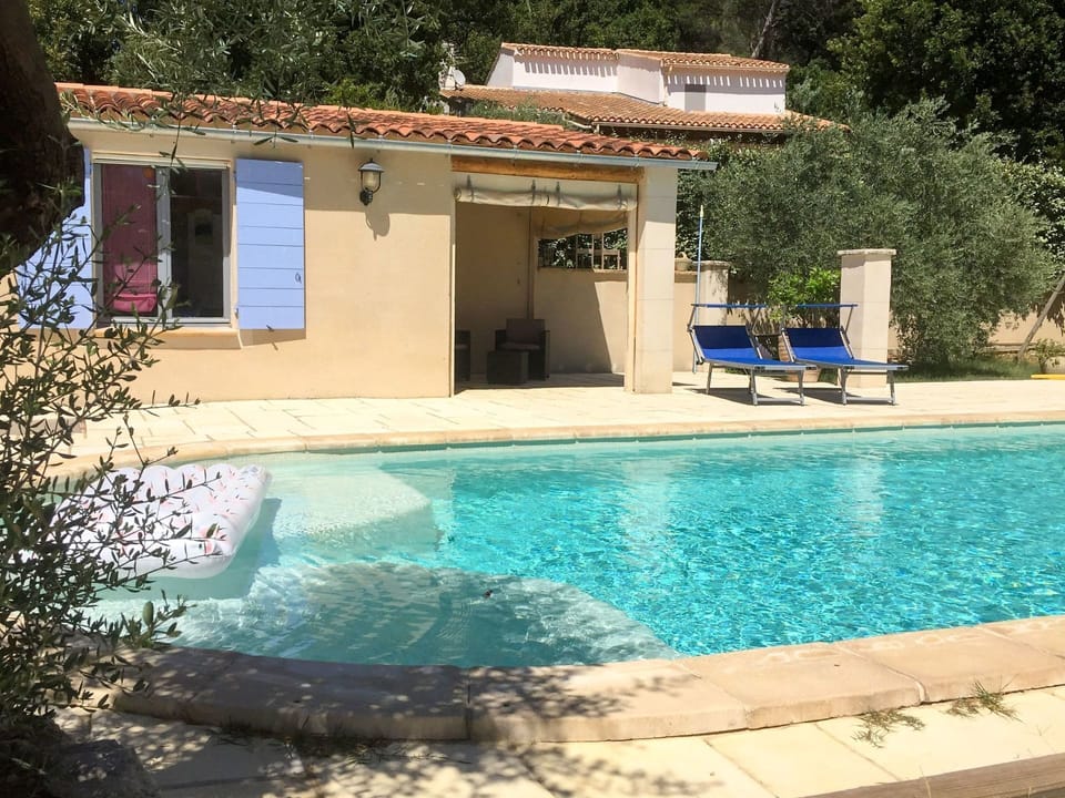 Property, Swimming Pool, House, Building, Real Estate, Water, Home, Villa, Leisure, Architecture