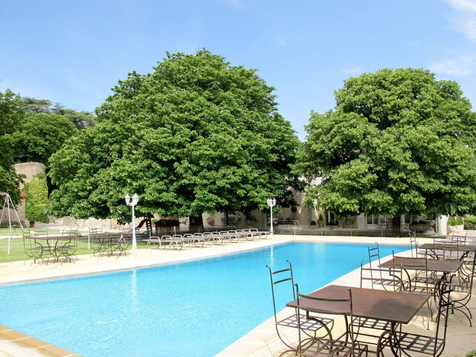 Water, Plant, Sky, Property, Furniture, Swimming Pool, Chair, Nature, Azure, Cloud