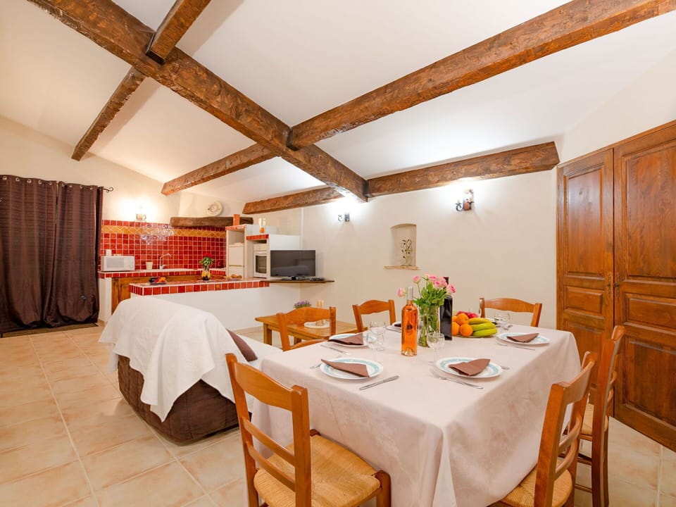 Plant, Cloud, Sky, Building, Interior Design, Shade, Table, Tree, Condominium, Residential Area