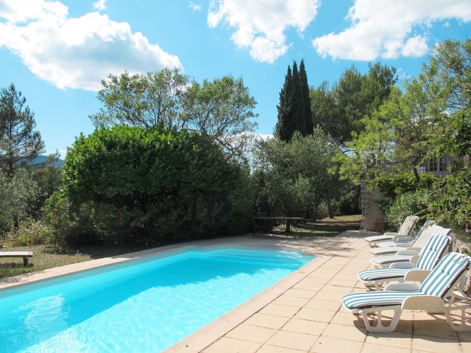 Property, Swimming Pool, Real Estate, Natural Landscape, House, Estate, Building, Home, Leisure, Backyard