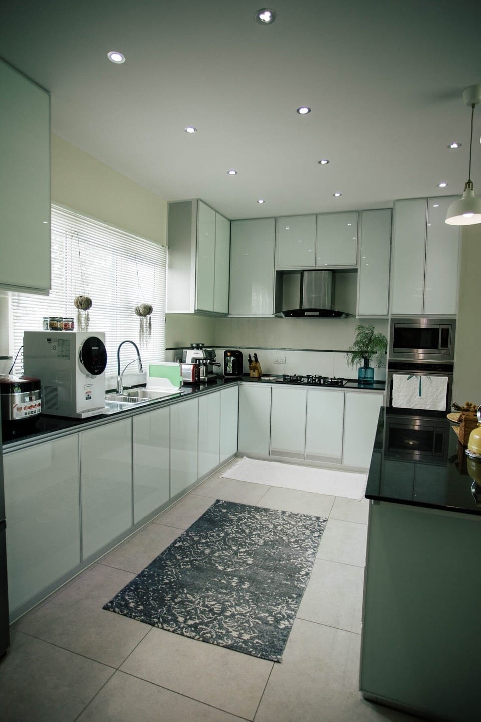 Modern kicthen layout