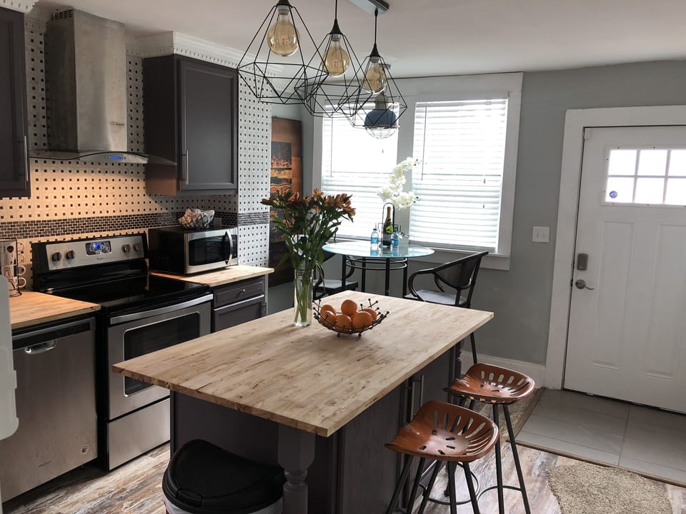 Lower level kitchen 