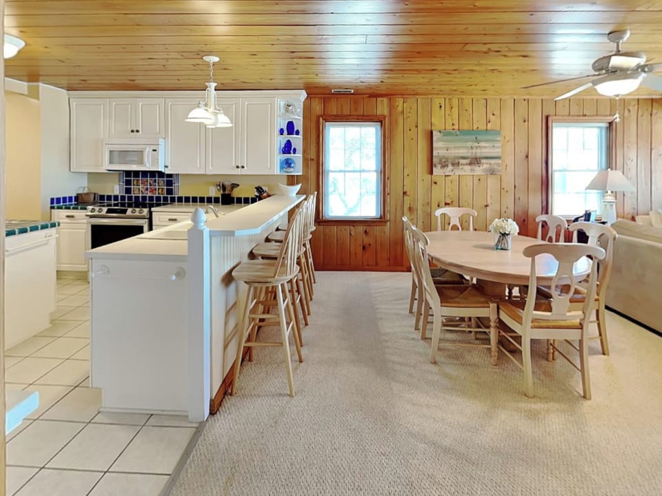 Dining Area, Seating for 6