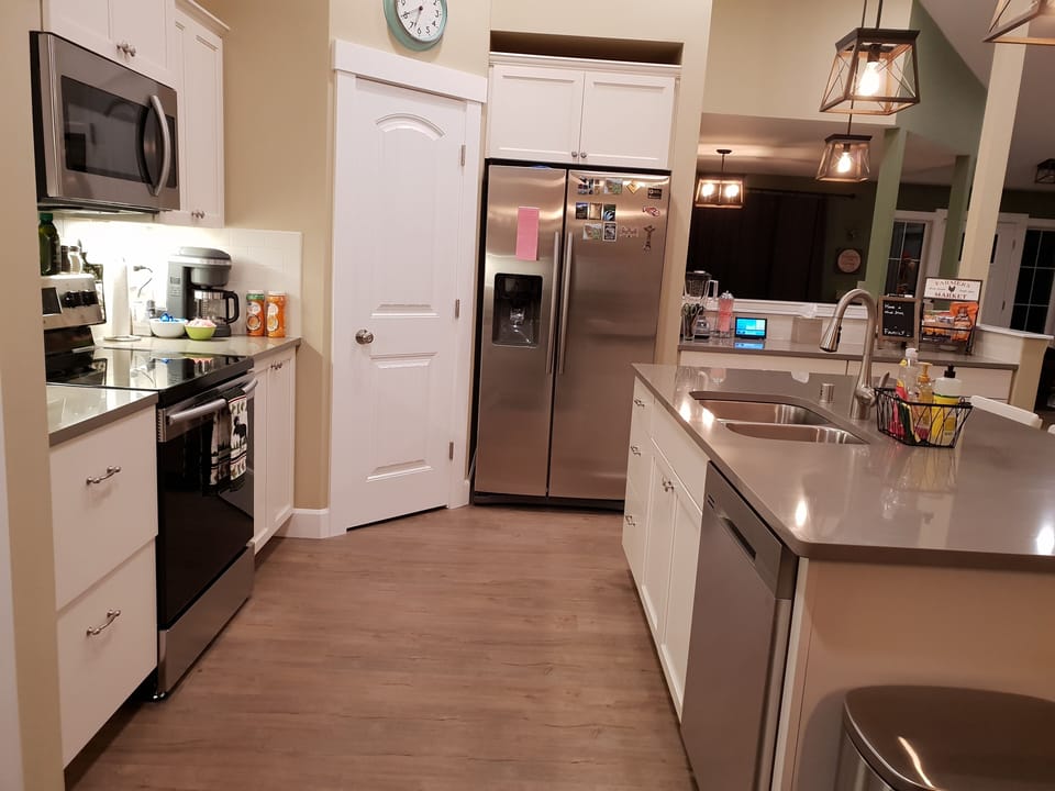 Cuisinart Griddler, Waffle maker and Indoor Smores maker are provided.