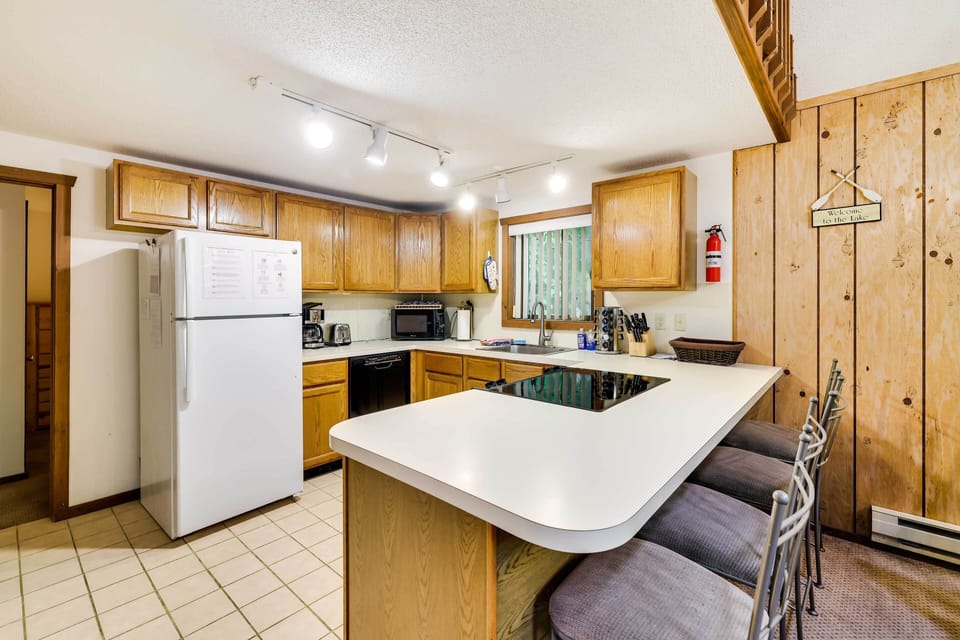 Kitchen | Main Level | Drip Coffee & Keurig | Dishwasher | Dishware/Flatware