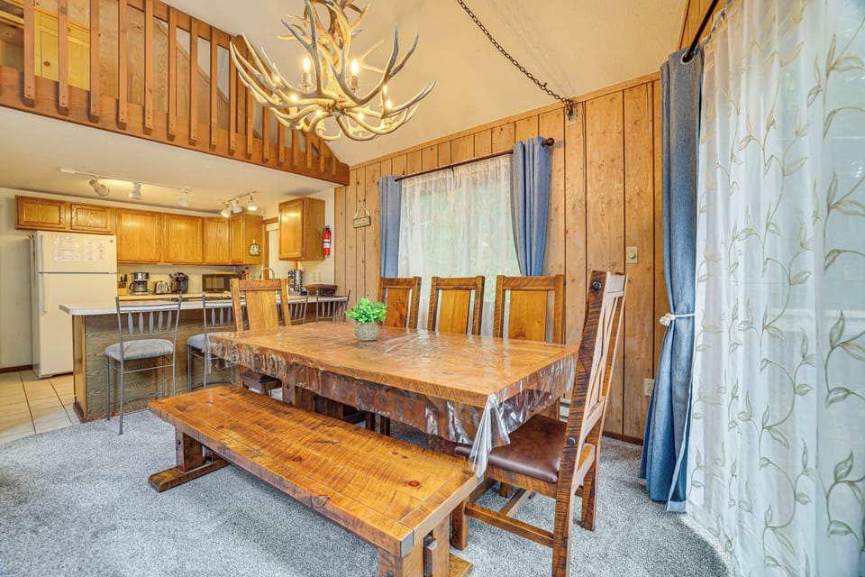 Dining Area | Main Level