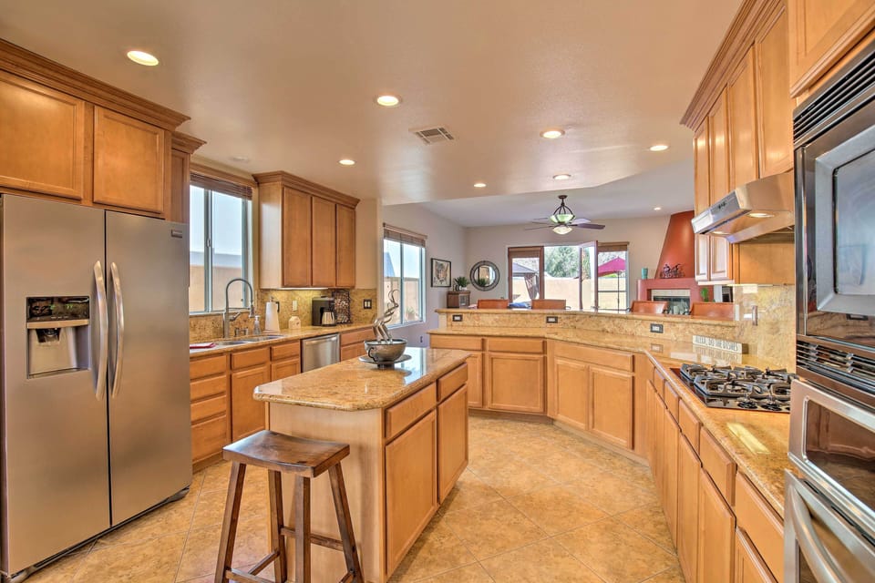 Kitchen | Cooking Basics | Bar Seating | Drip Coffee Maker