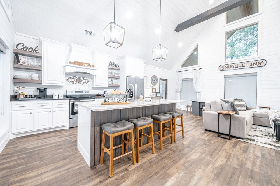 All kitchenware provided!