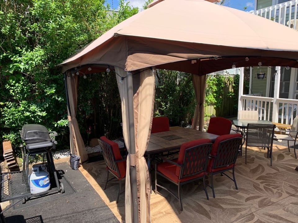 Shared gazebo patio area w/outdoor seating & grills