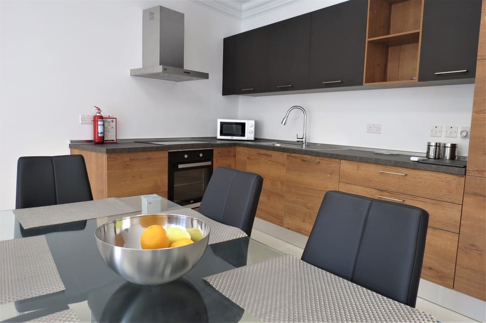Kitchen - fully equipped.