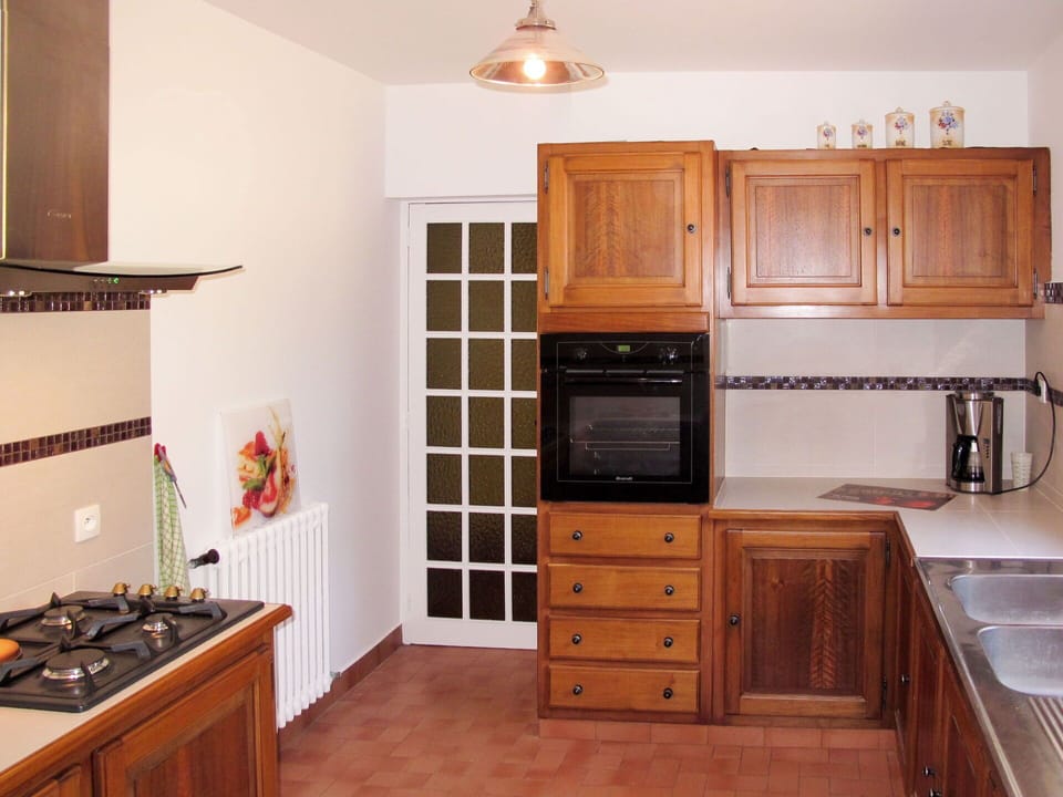 Brown, Cabinetry, Property, Furniture, Countertop, Home Appliance, Drawer, Wood, Kitchen, Interior Design