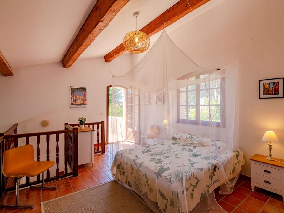 Furniture, Property, Window, Comfort, Cabinetry, Building, Wood, Interior Design, Lighting, Drawer