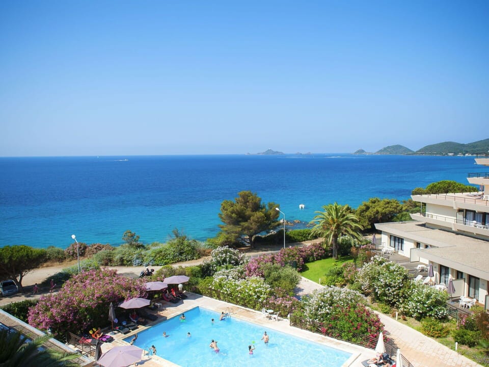 Water, Sky, Plant, Building, Property, Seaside Resort, Blue, Azure, Swimming Pool, Window