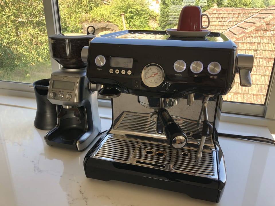 Breville coffee machine will delight all coffee snobs! 