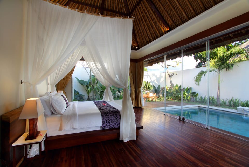 Luxury Romantic Bedroom 