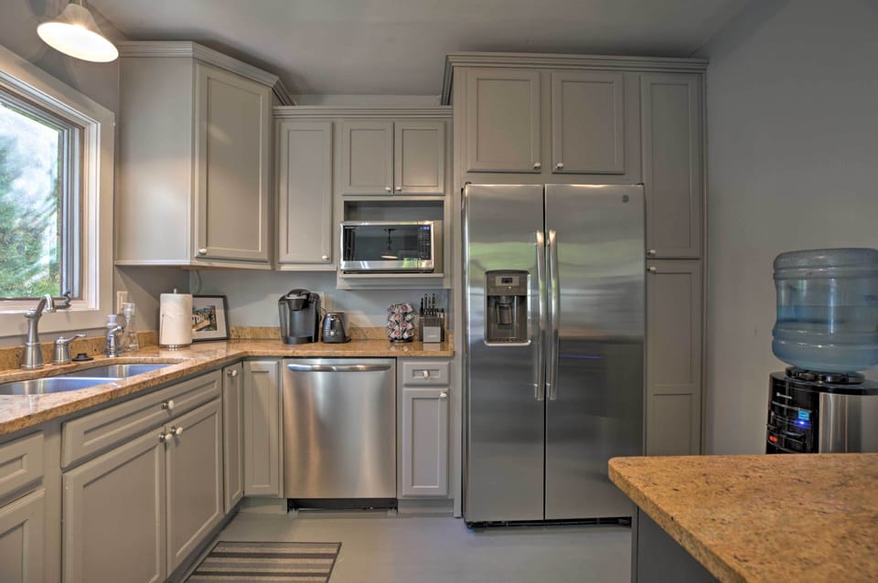 Fully Equipped Kitchen | Blender | Toaster