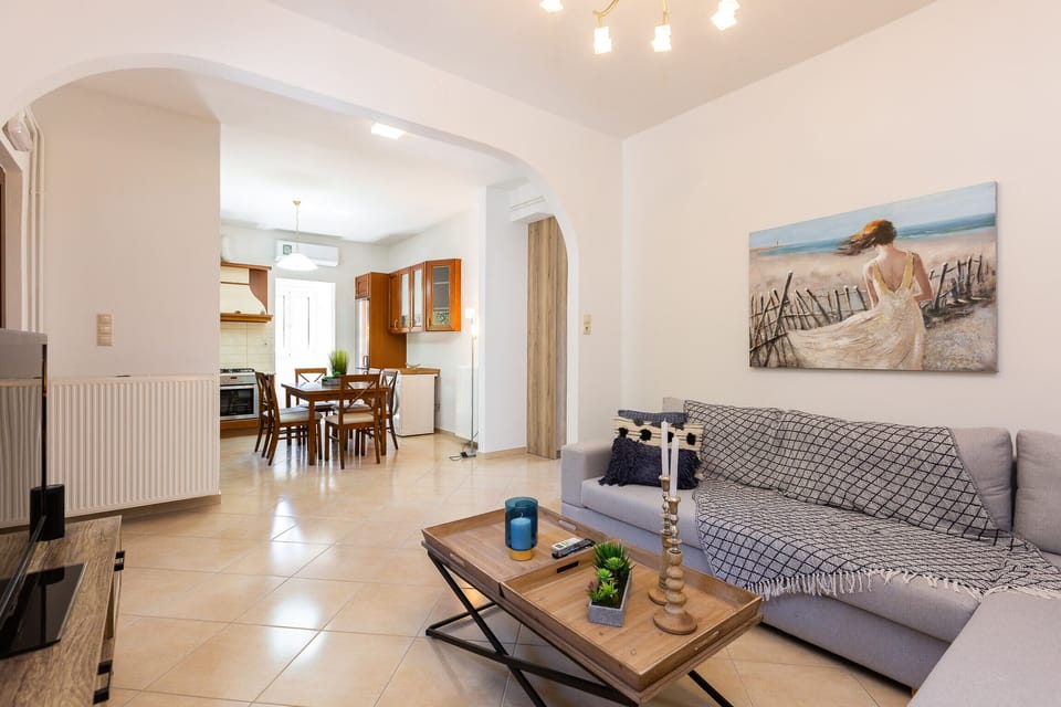 Modern house,Near amenities,Short drive to Cretan beaches,Spili