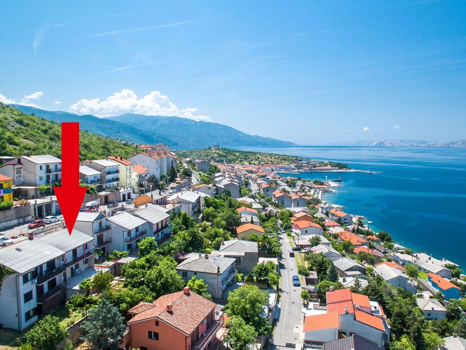 Neighbourhood, Coastal And Oceanic Landforms, Town, Residential Area, Coast, Real Estate, Roof, Home, House, Azure