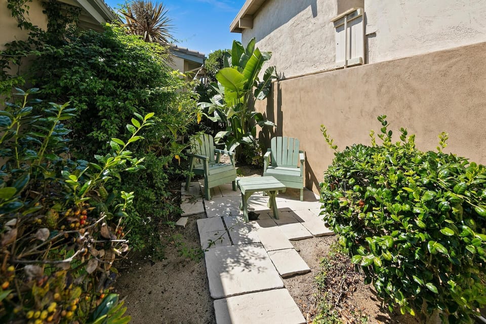 Another outdoor nook