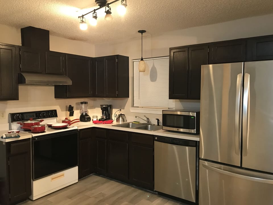 Full kitchen for your use!