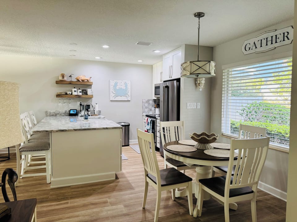 Kitchen /Dining