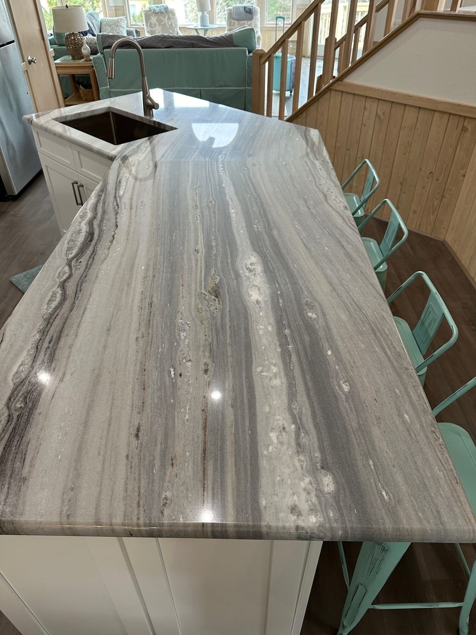 Kitchen island with seating for 4