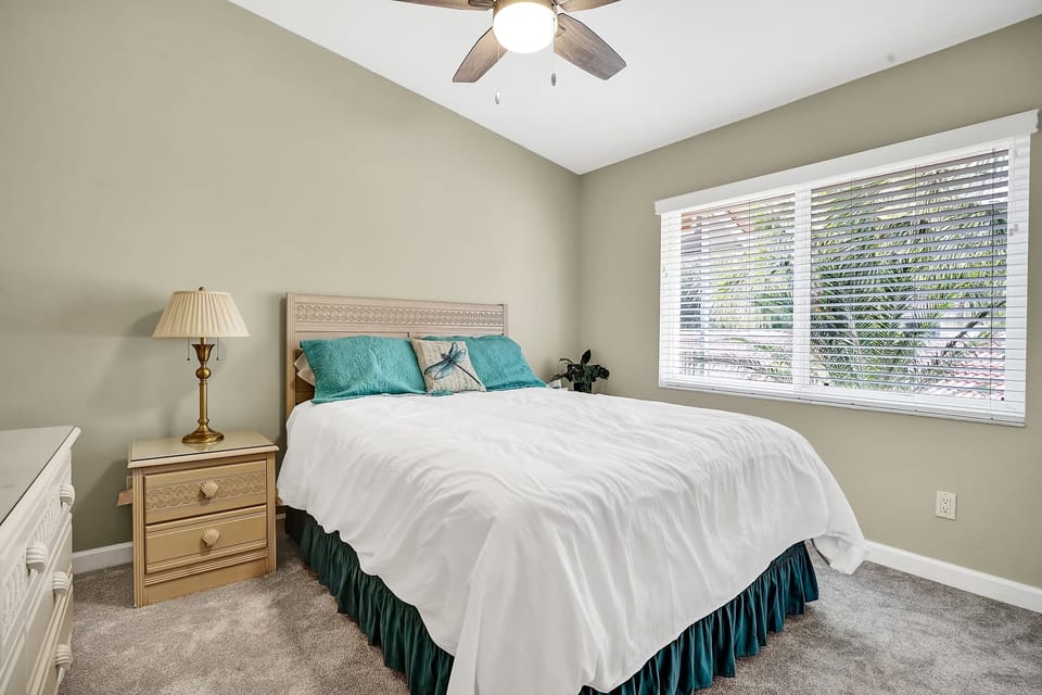 Second bedroom with queen bed.