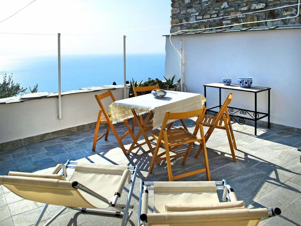 Property, Furniture, Table, Room, House, Vacation, Architecture, Chair, Building, Real Estate