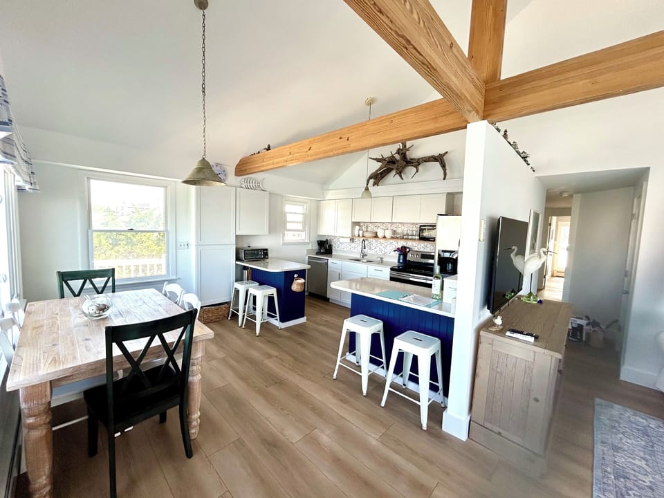 Open plan kitchen/dining