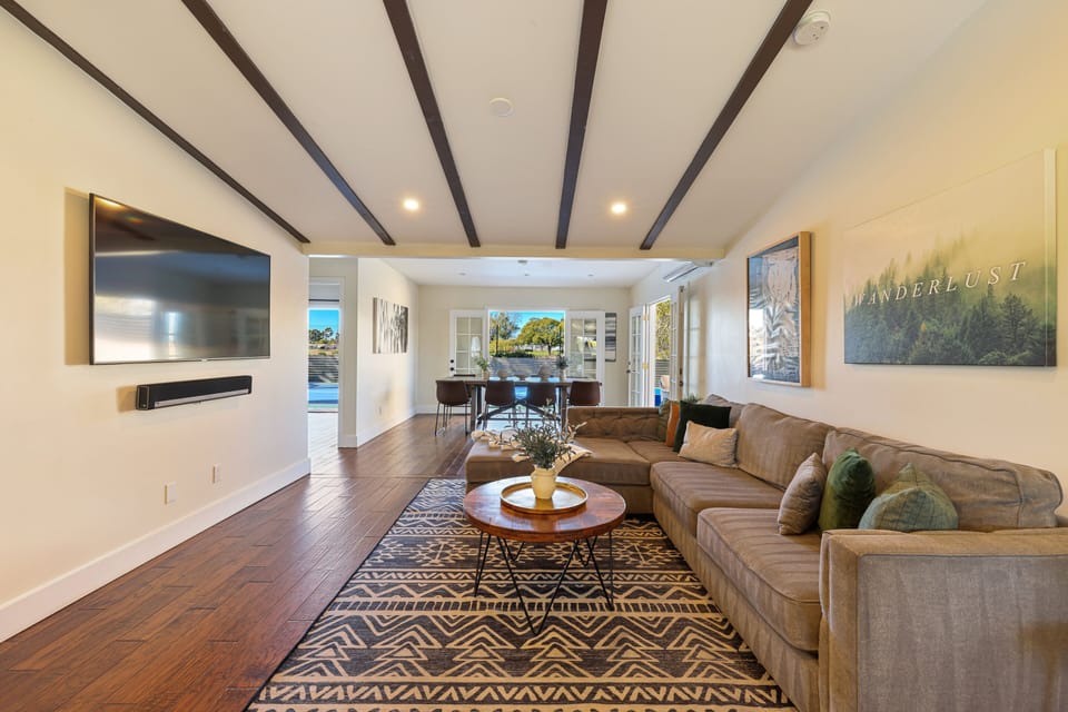 Chic living room with seating for 8 adults (and more on barstools).