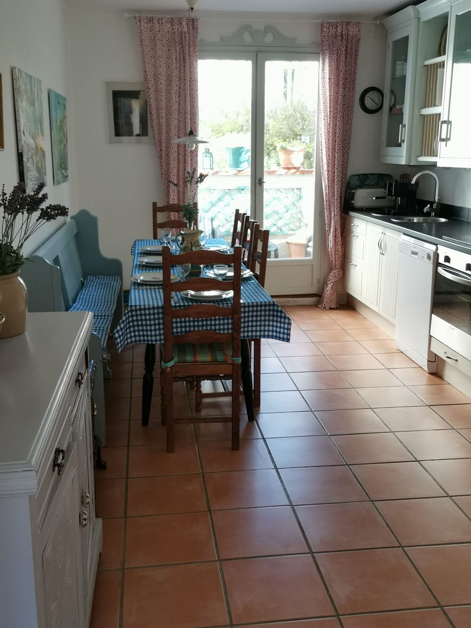 Fully equipped kitchen