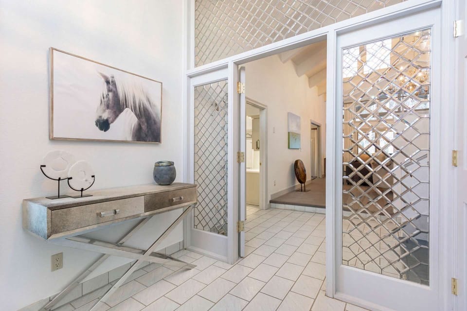 Create vacation memories in this wonderful home. Entrance to home!