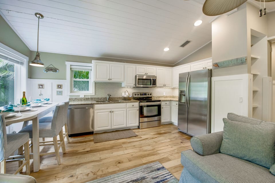 Fully Equipped Modern Kitchen