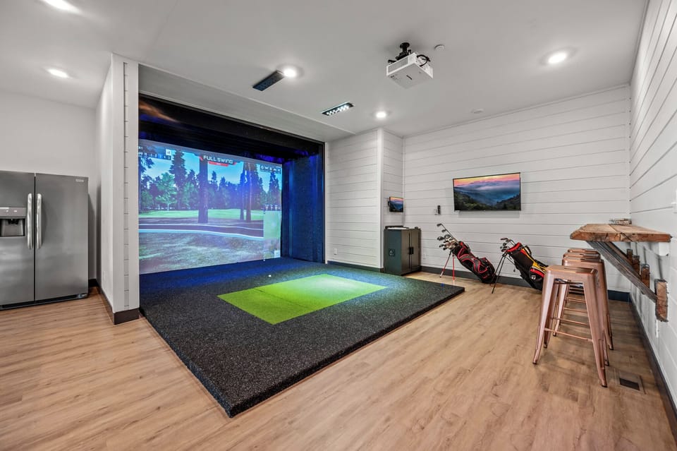 Play a round of golf on the Full Swing Golf Simulator!  This is the system PGA Pro use!