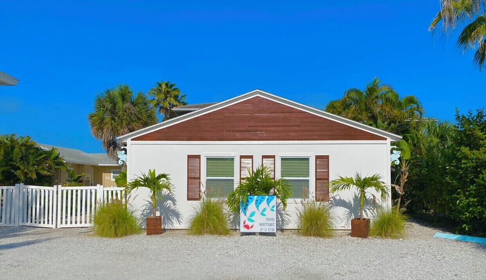 FRONT OF HOUSE W/PARKING FOR 6 CARS!