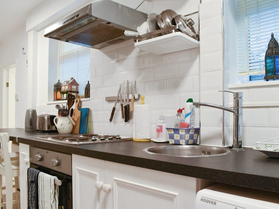 Kitchen | Flat 1 Garden View - Moray Apartments, Lowestoft