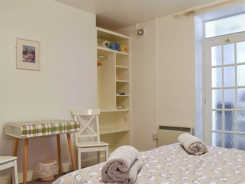 Double bedroom | Flat 1 Garden View - Moray Apartments, Lowestoft