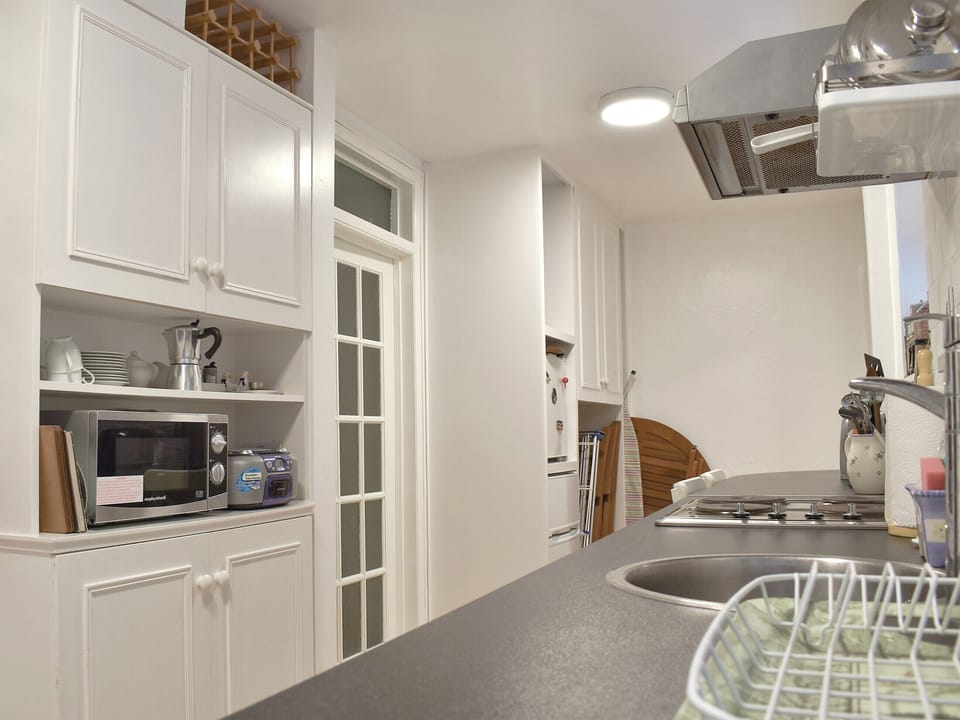 Kitchen | Flat 1 Garden View - Moray Apartments, Lowestoft