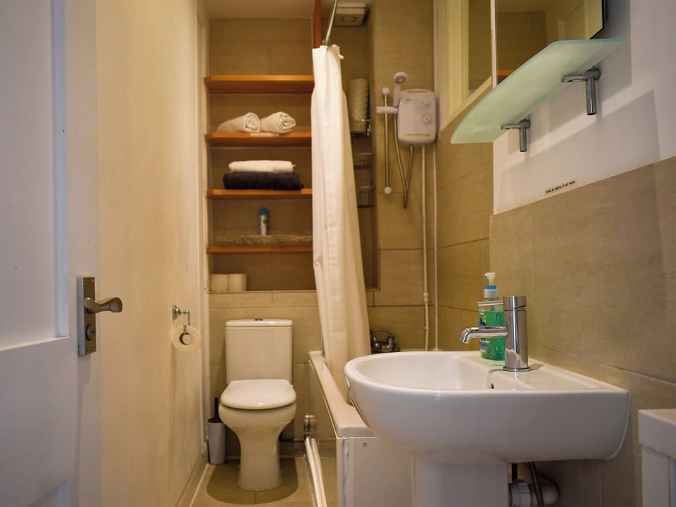 Bathroom | Moray Hastings View, Hastings